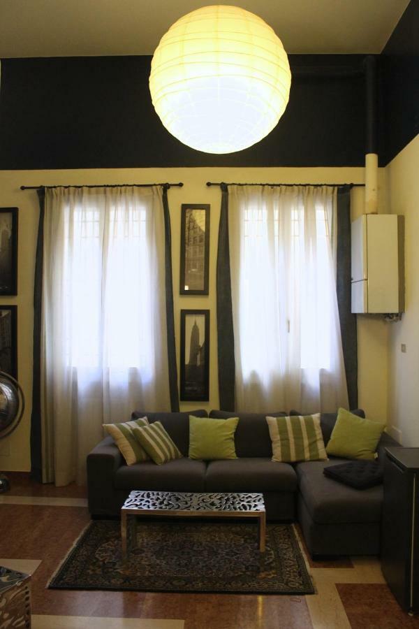 Griffoni Loft Apartment โบโลญญา ภายนอก รูปภาพ